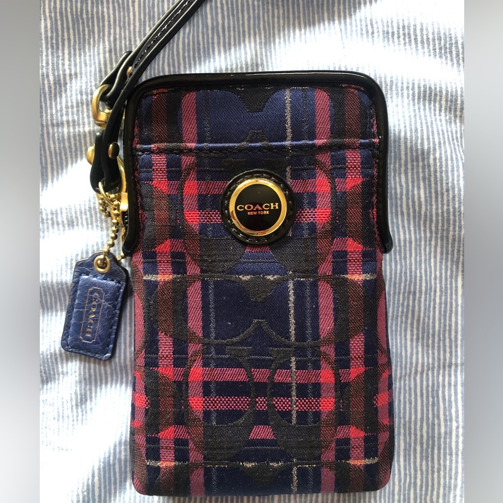 Coach wristlet wallet